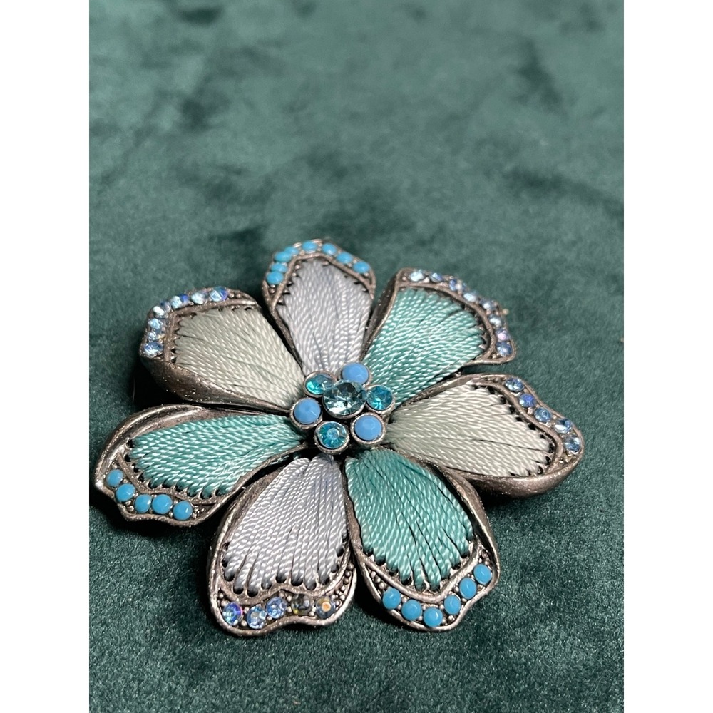 Vintage Style Embroidered Flower Brooch Blue Rhinestone Floral Pin Silver Tone